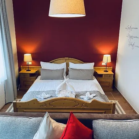 Landhaus بيت ضيافة